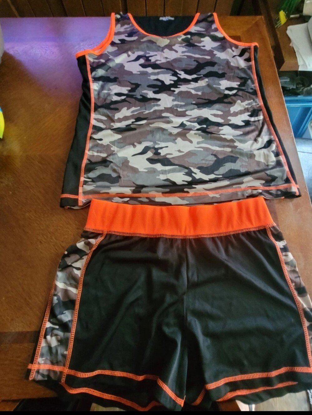 Womens Sporto Black & Orange Camo Athletic Tank and Shorts Set Large Never Worn